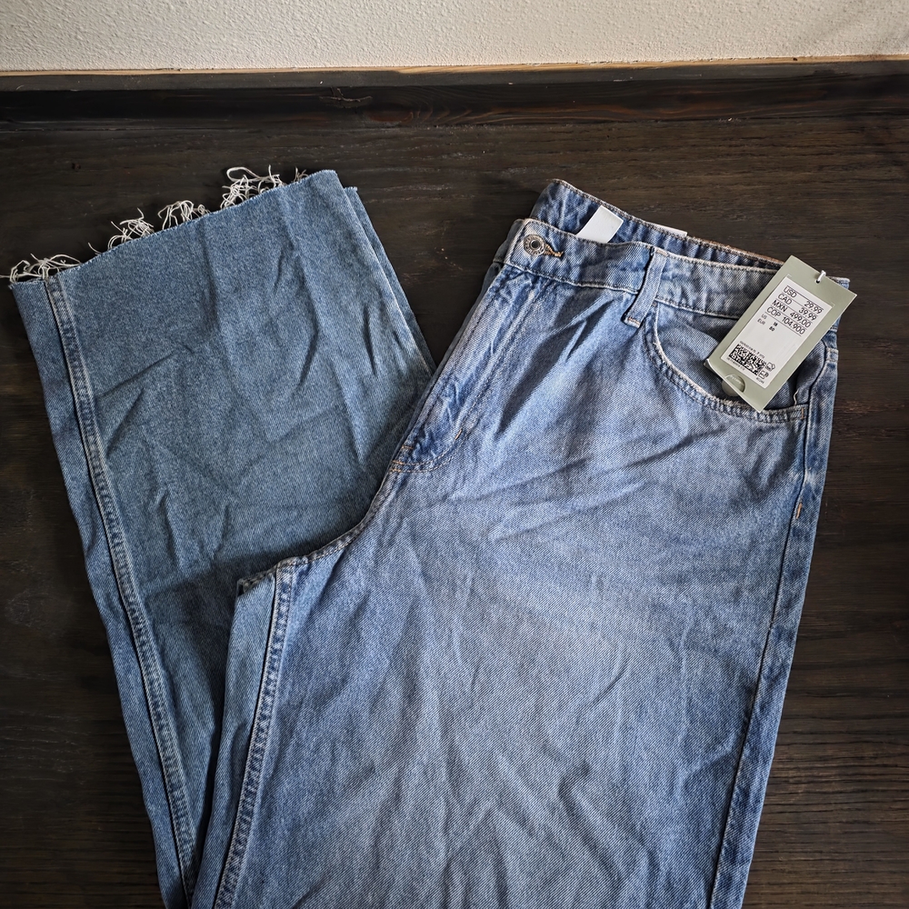 H&M High Rise Jeans in Light Blue